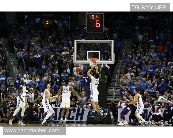 巴里-布朗梅开二度,助广州击败辽宁 巴里-布朗梅开二度,助广州击败辽宁